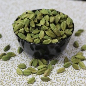 Green Cardamom (Hari Elaichi)